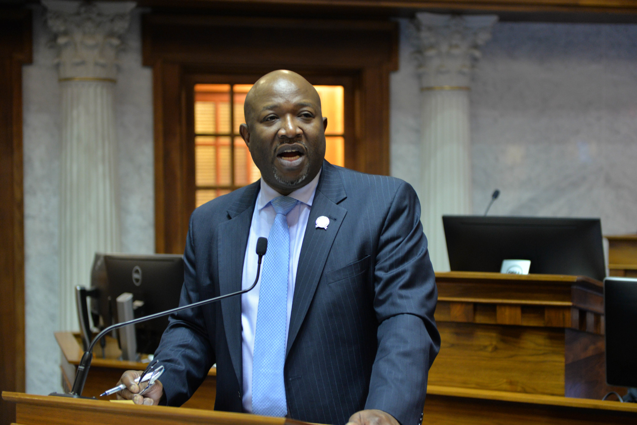 Image: Taylor proposal to protect minority, veteran and women businesses passes out of Senate