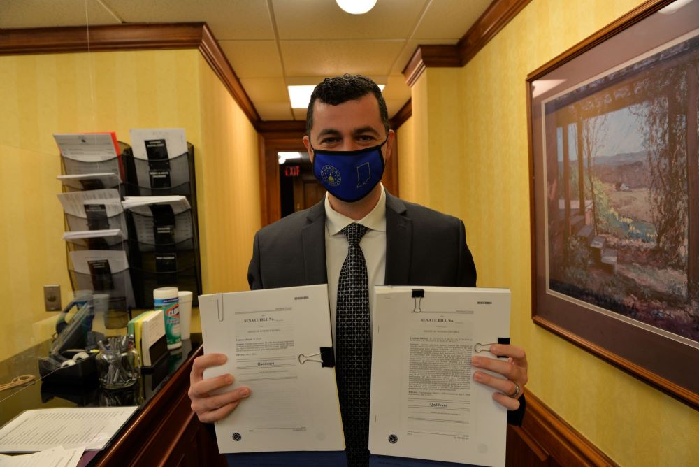 Image: Qaddoura files bills to raise minimum teacher pay, protect school funding
