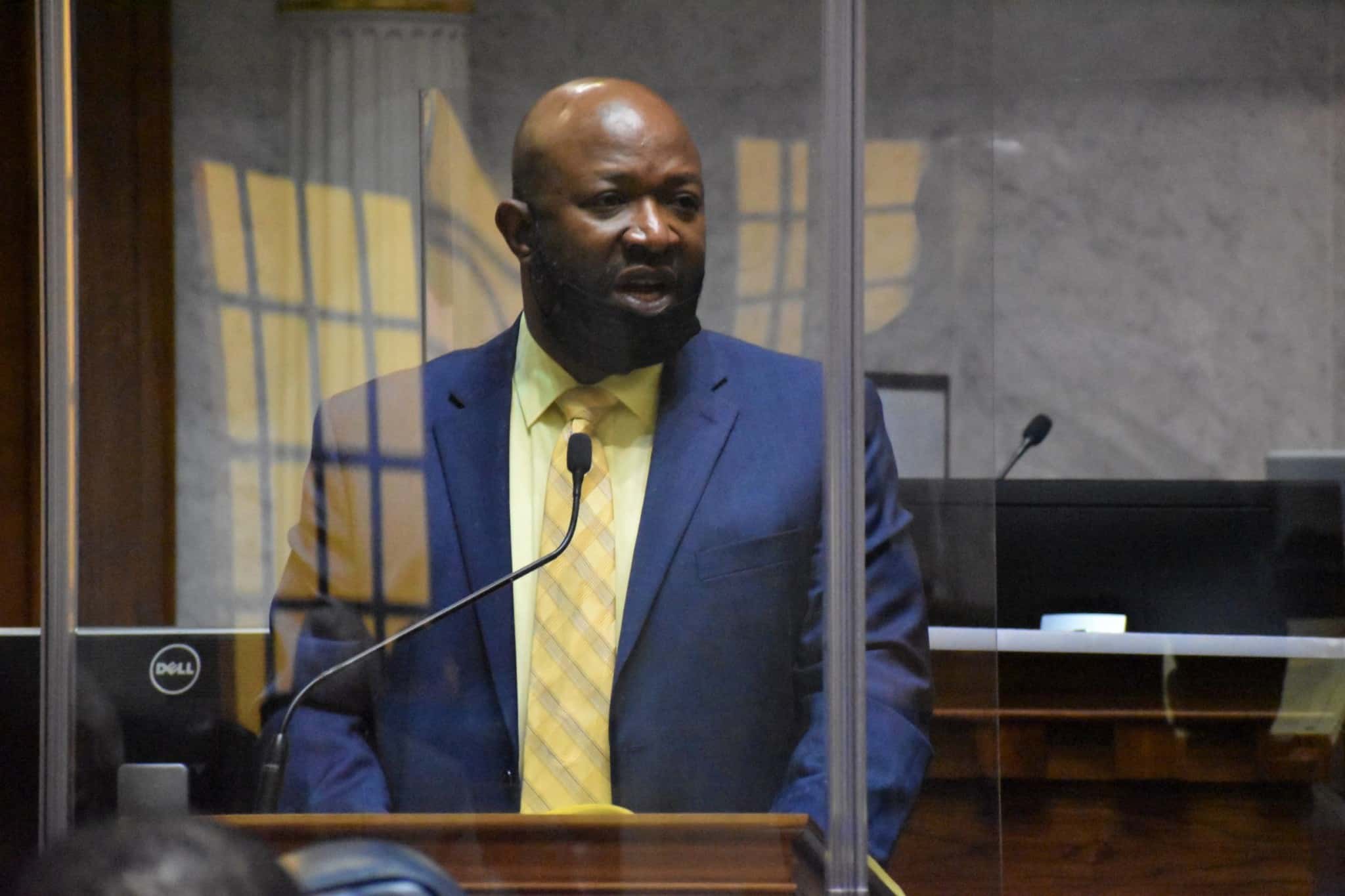 Image: Taylor votes against insufficient Republican state budget