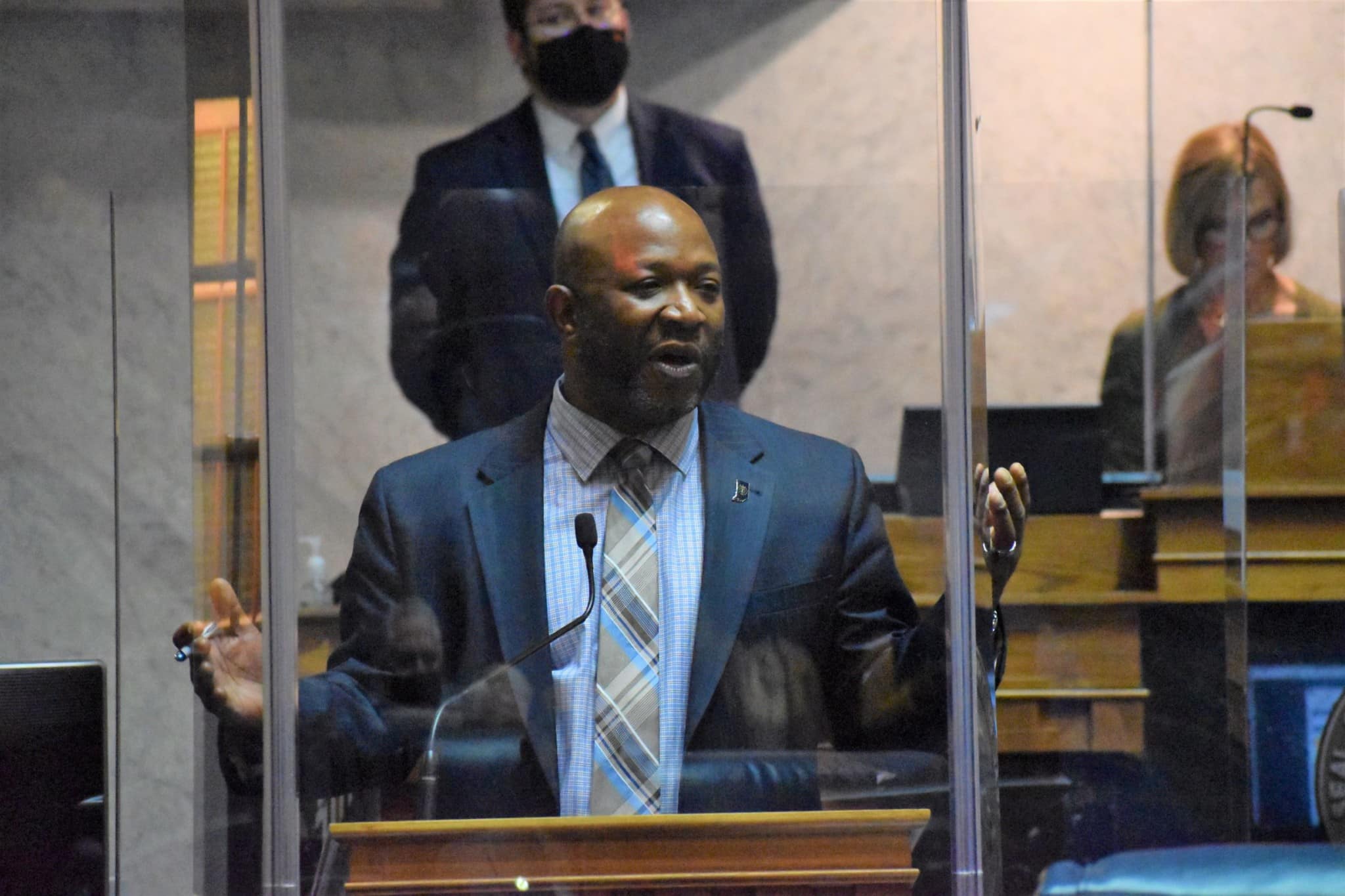 Image: Senate Democratic Leader Taylor votes against state budget