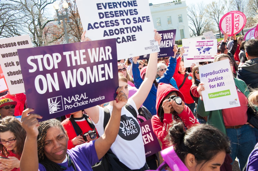 Image: Senate Democrats Comment on Texas-Style Anti-Choice Legislation Being Considered in Indiana
